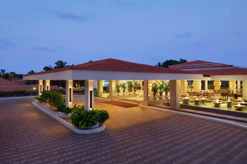 HOLIDAY INN BEACH RESORT GOA HOTEL